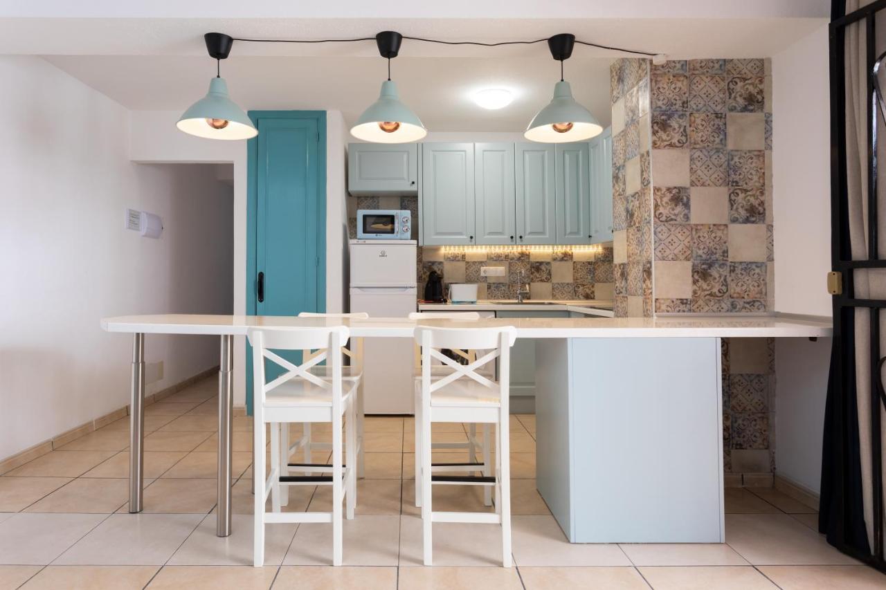 Port Royal Apartments, Heated Pool, Speed Wifi, Terrace อาโรนา ภายนอก รูปภาพ
