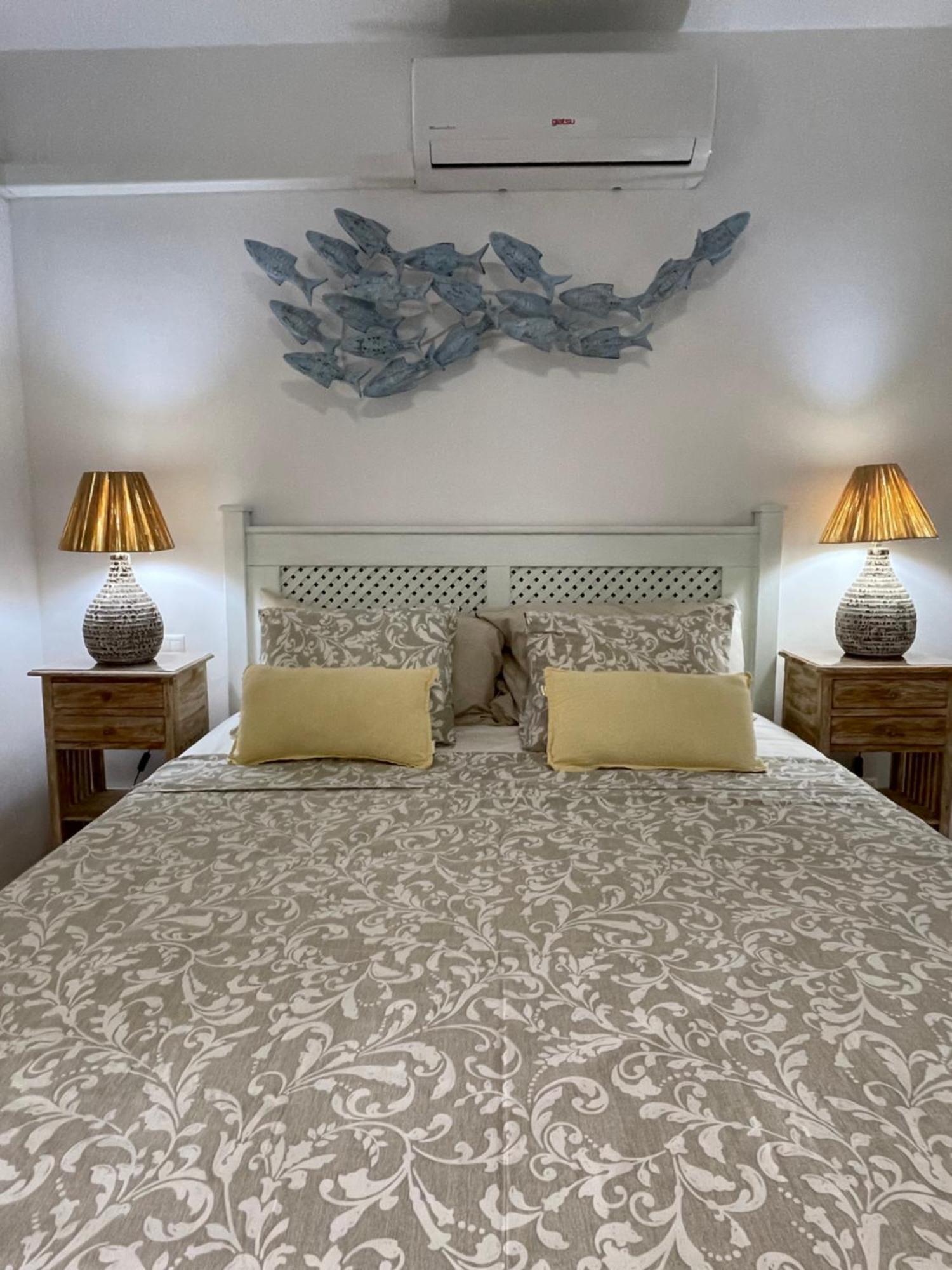 Port Royal Apartments, Heated Pool, Speed Wifi, Terrace อาโรนา ภายนอก รูปภาพ
